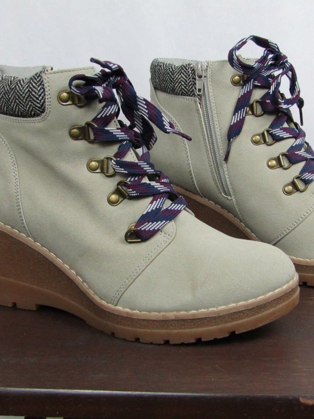 Maurices Boots Womens 10M Morgan Lace Up Zip Heels Hiker Ankle Bootie Siver - Picture 3 of 8